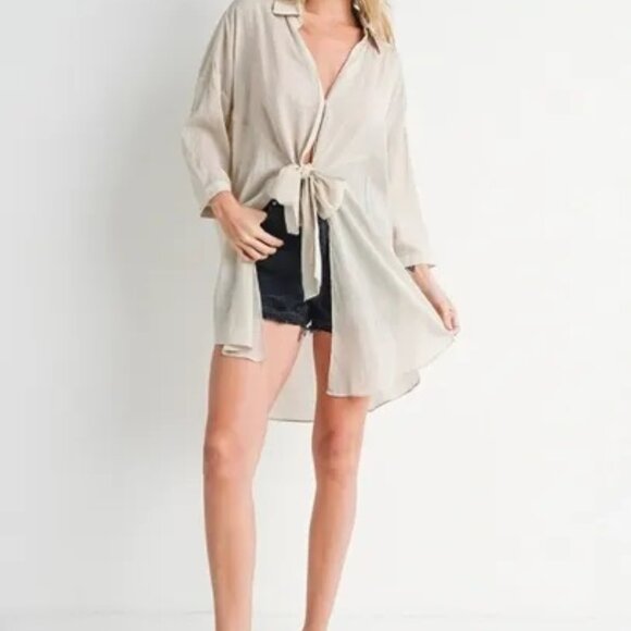 CLEAR OUT!!!! Tie-Front Dolphin Hem Tunic Shirt - Picture 4 of 8